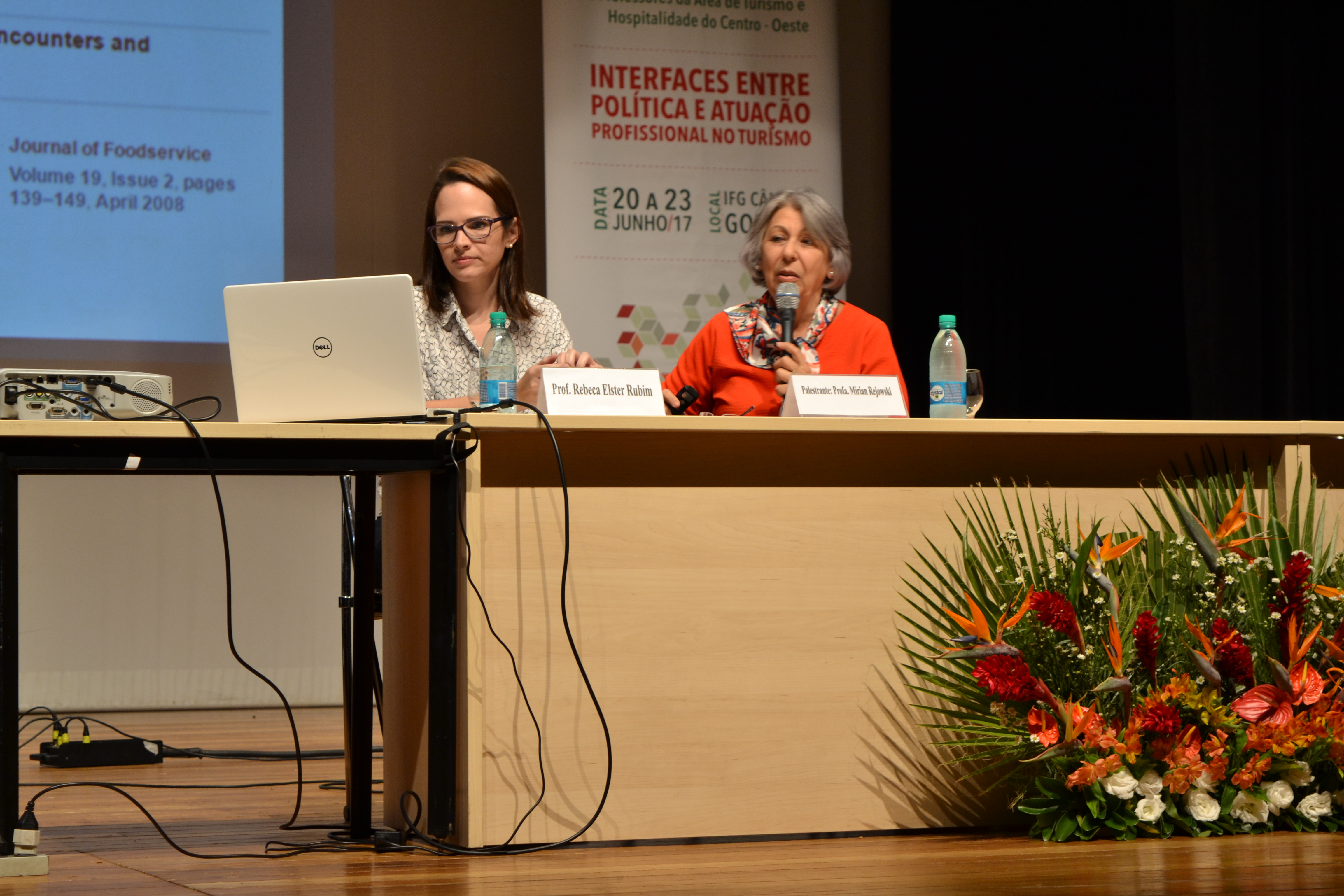 Professora sênior da Faculdade de Turismo da Universidade de São Paulo (USP), Mirian Rejowski, ministrou a palestra de abertura do evento, com tema: “Ensino e Pesquisa em Turismo no Brasil”. 