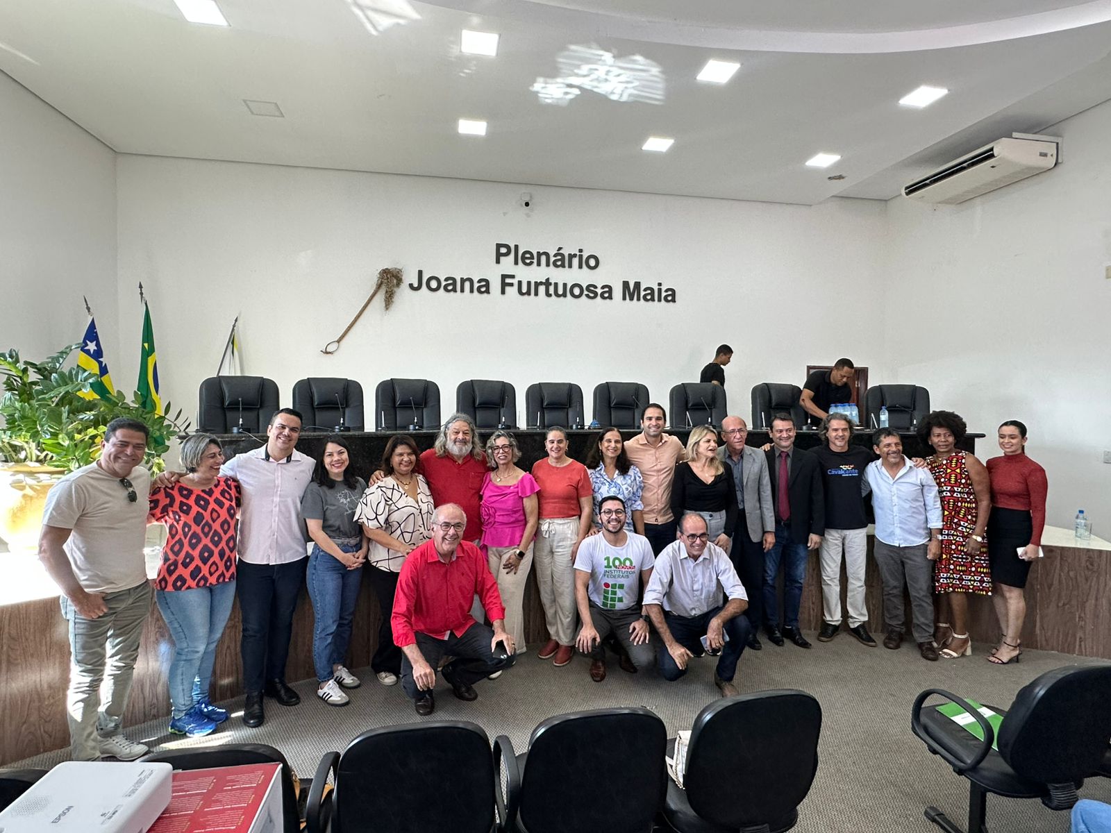 Gestores do IFG e autoridades participam de ato de assinatura na Câmara Municipal de Cavalcante